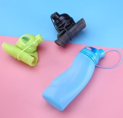 BPA मुक्त खाद्य ग्रेड आउटडोर खेल सिलिकॉन तह पानी की बोतलें 500ML